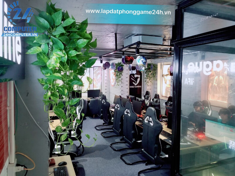 Phòng net Eagle Gaming được trang bị với các giỏ cây khá thân thiện và bắt mắt