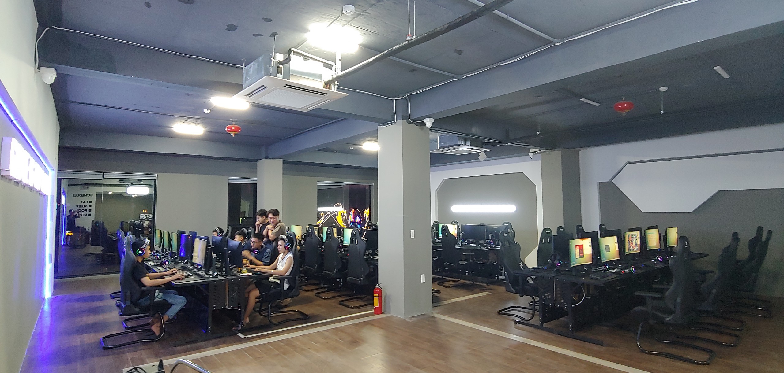 Chơi game cần tuân thủ nội quy phòng net