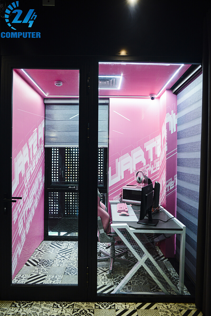 Phòng game Vip được trang trí với màu hồng khá thích hợp cho bạn nữ